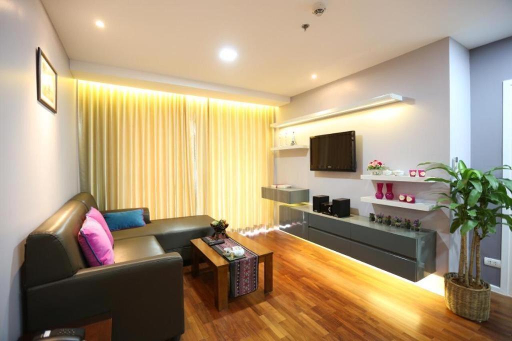 J Town Serviced Apartments&Hotel Si Racha Exterior photo