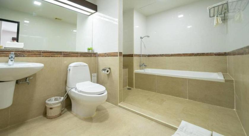 J Town Serviced Apartments&Hotel Si Racha Exterior photo