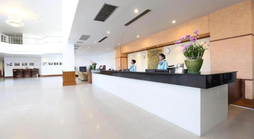 J Town Serviced Apartments&Hotel Si Racha Exterior photo