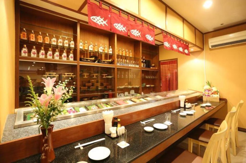J Town Serviced Apartments&Hotel Si Racha Exterior photo