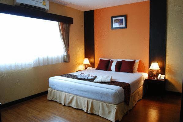 J Town Serviced Apartments & Hotel Si Racha Room photo